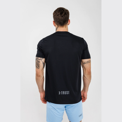 REMERA X-TRUST Negra Dryfit Buenos Aires Hombre